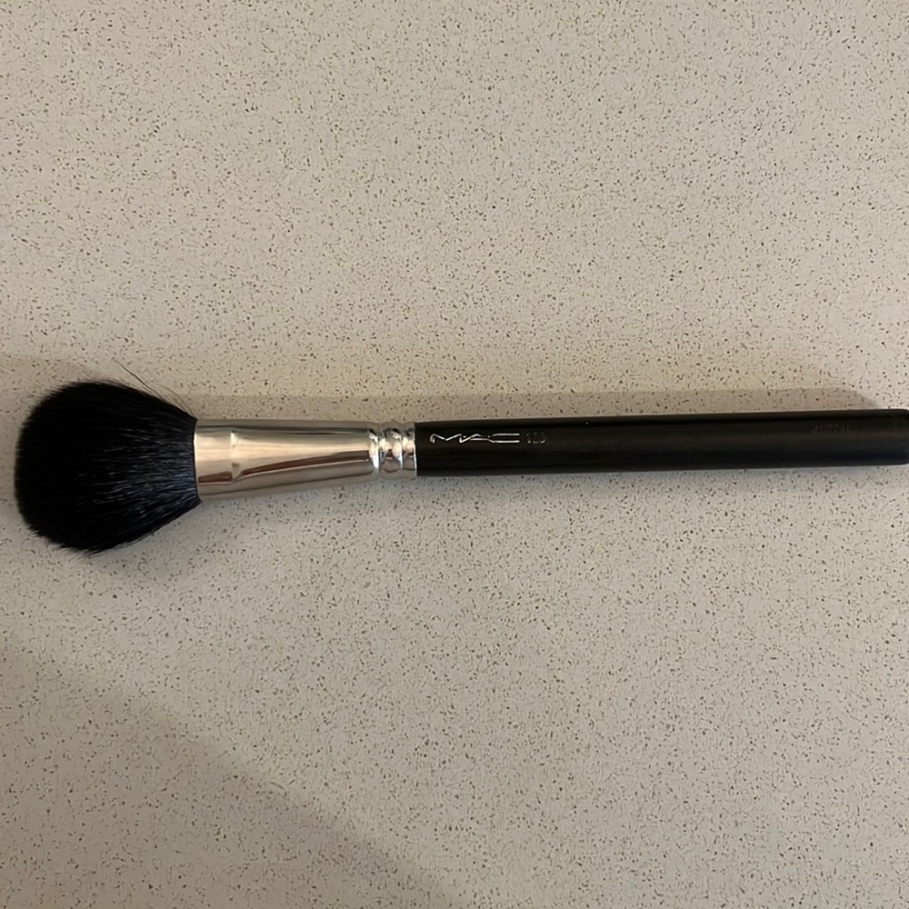 MAC 129 Brush
